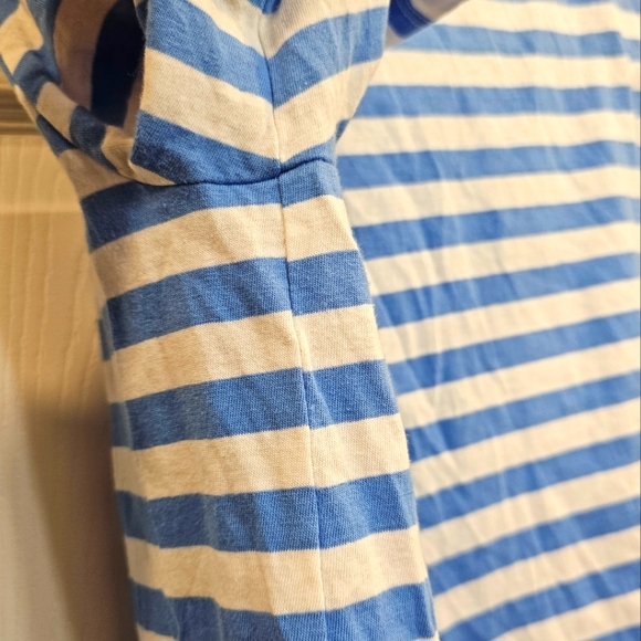 ✨️3/$20 Tees✨️ H&M Blue and White Striped Cropped Tee Women's Medium - Picture 8 of 12